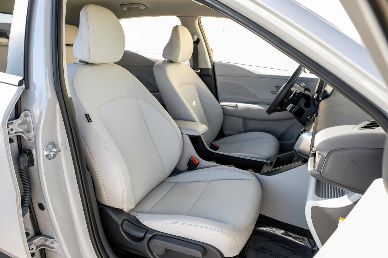 Hyundai Kona Electric Vehicle Main Gallery Image 32