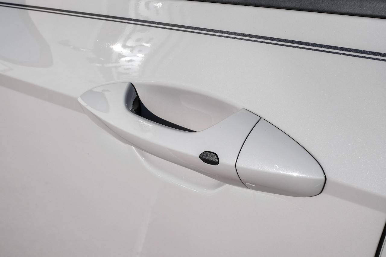 Hyundai Kona Electric Vehicle Main Gallery Image 37