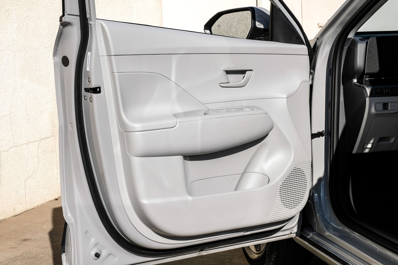 Hyundai Kona Electric Vehicle Main Gallery Image 39