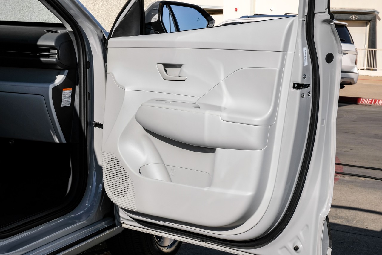 Hyundai Kona Electric Vehicle Main Gallery Image 41