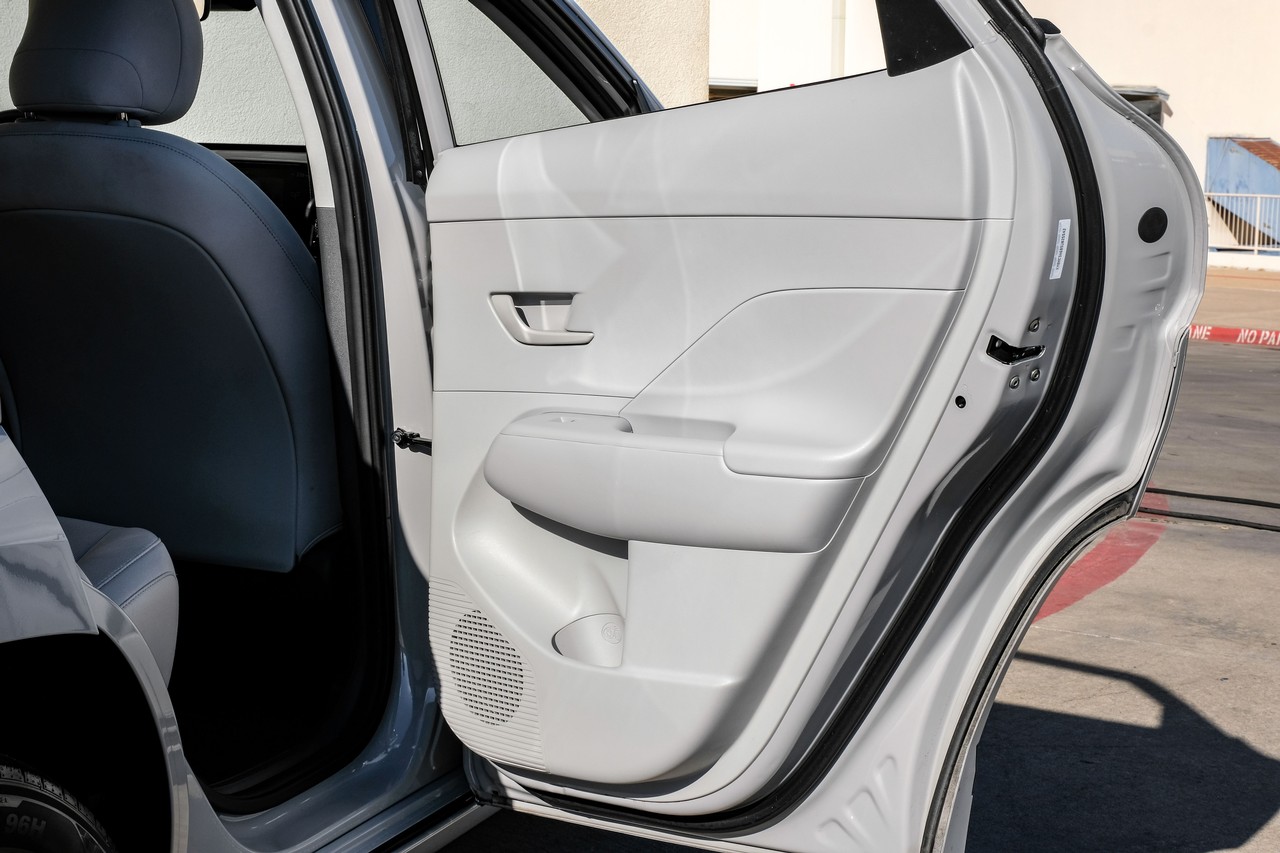 Hyundai Kona Electric Vehicle Main Gallery Image 43