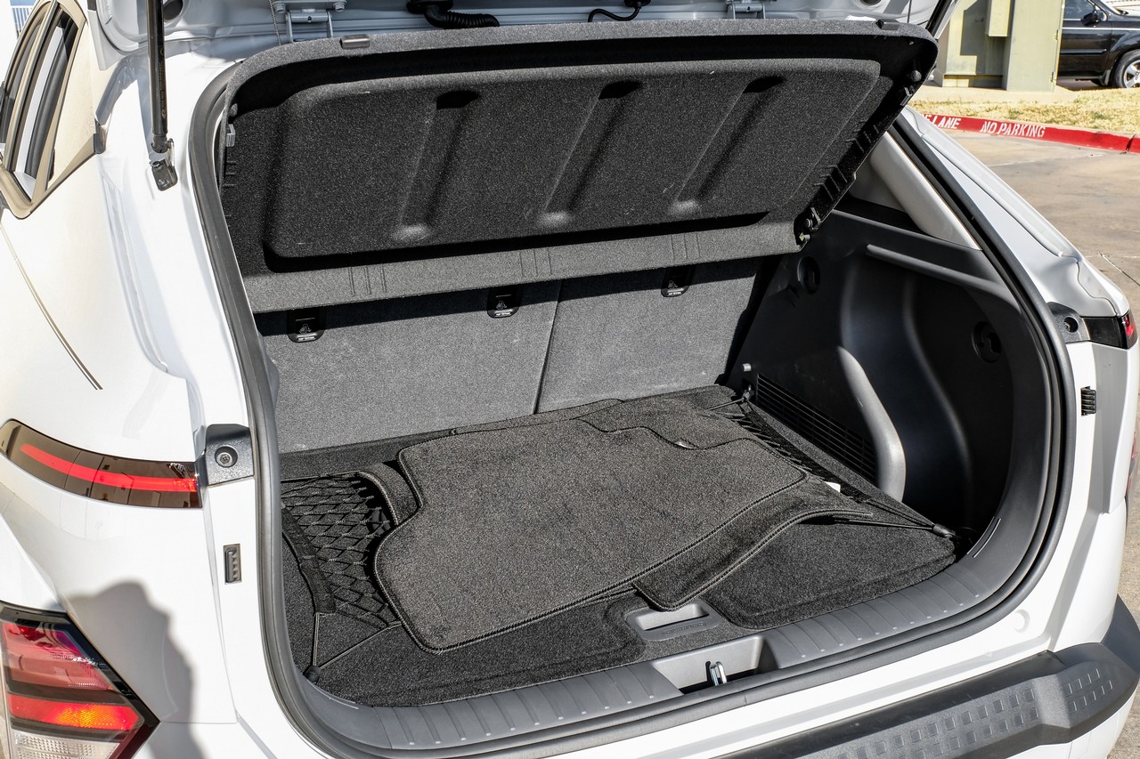 Hyundai Kona Electric Vehicle Main Gallery Image 47