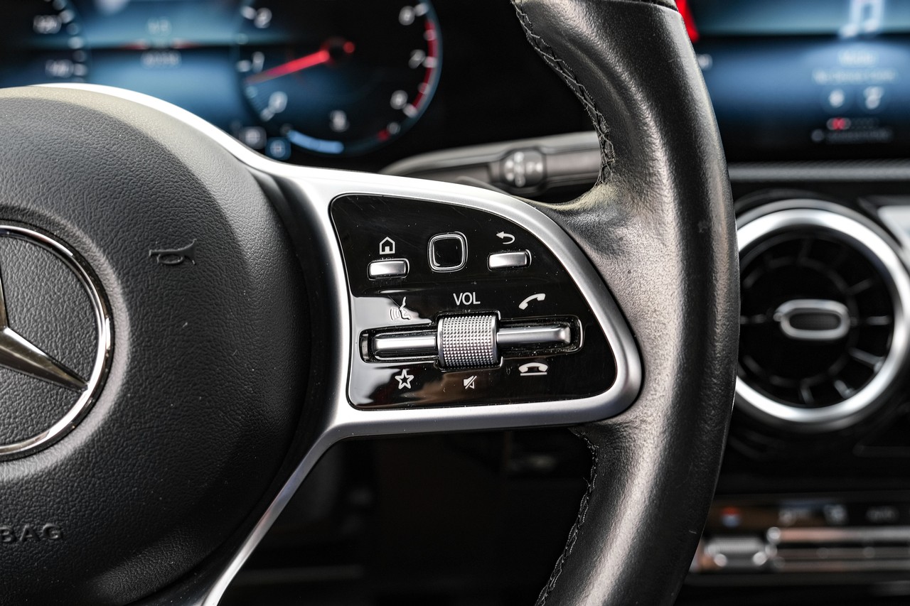 Mercedes-Benz A-Class Vehicle Main Gallery Image 16