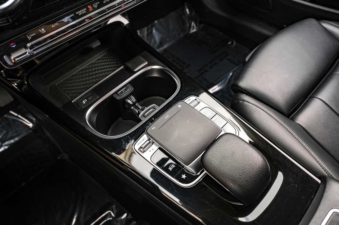 Mercedes-Benz A-Class Vehicle Main Gallery Image 24