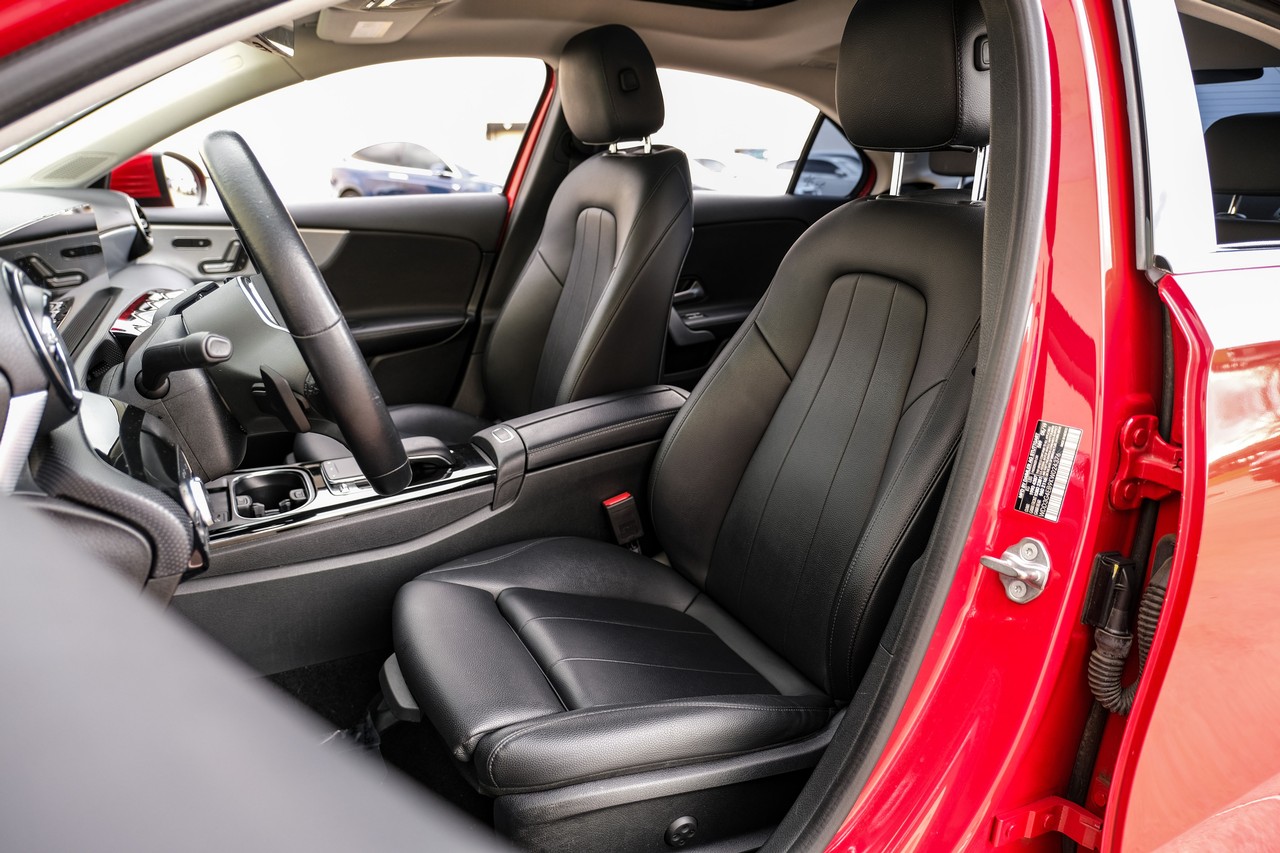 Mercedes-Benz A-Class Vehicle Main Gallery Image 29