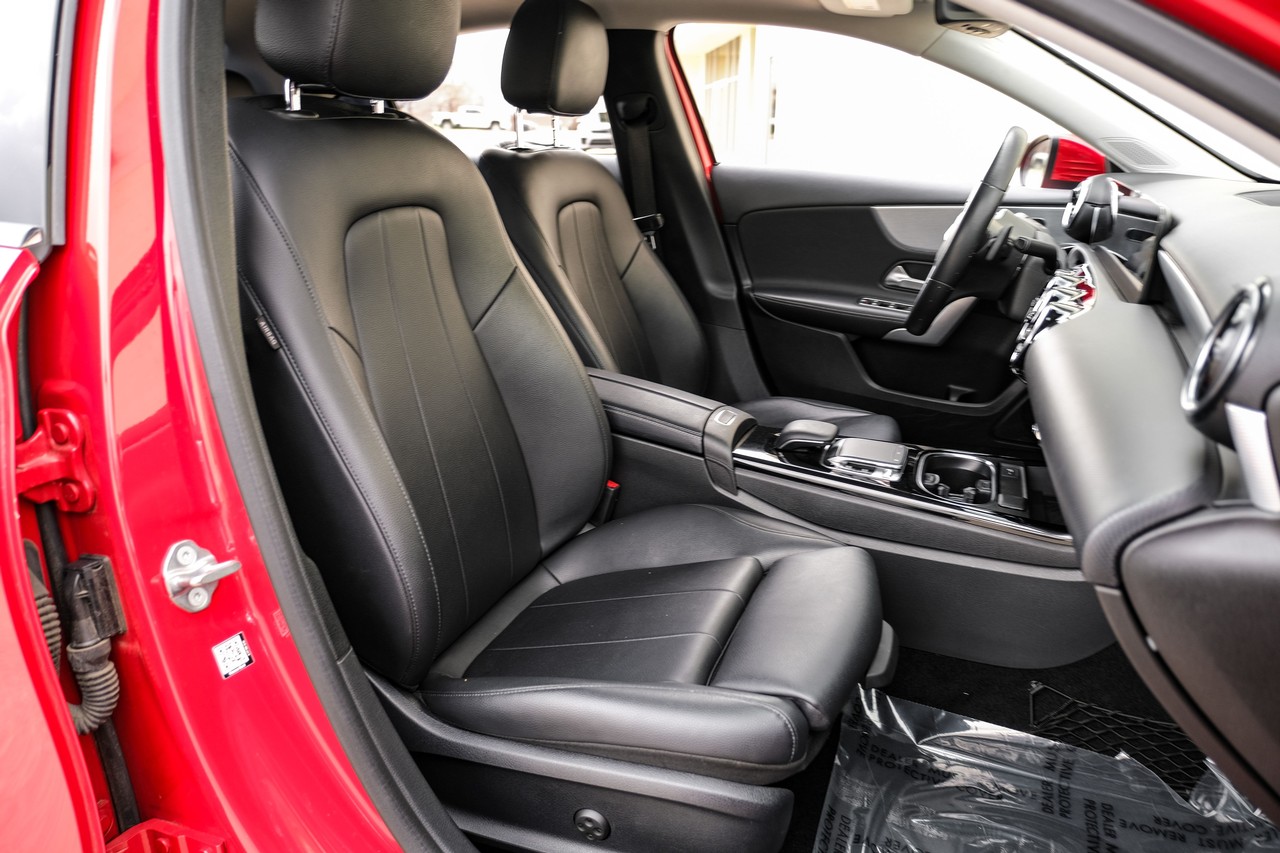 Mercedes-Benz A-Class Vehicle Main Gallery Image 31