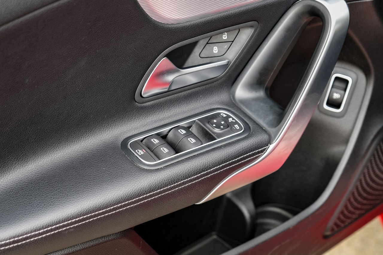 Mercedes-Benz A-Class Vehicle Main Gallery Image 39