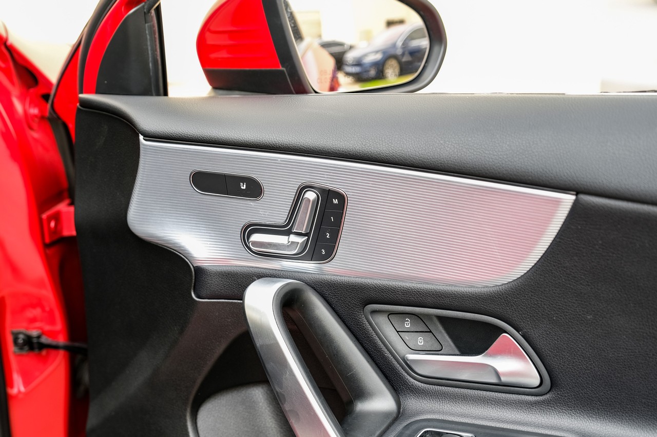 Mercedes-Benz A-Class Vehicle Main Gallery Image 41