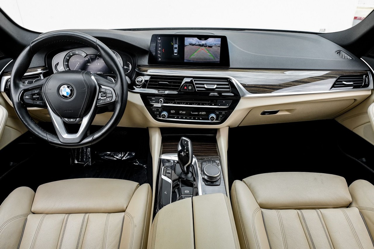 BMW 540i Vehicle Main Gallery Image 15