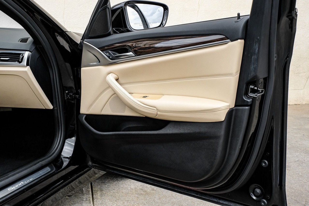 BMW 540i Vehicle Main Gallery Image 41