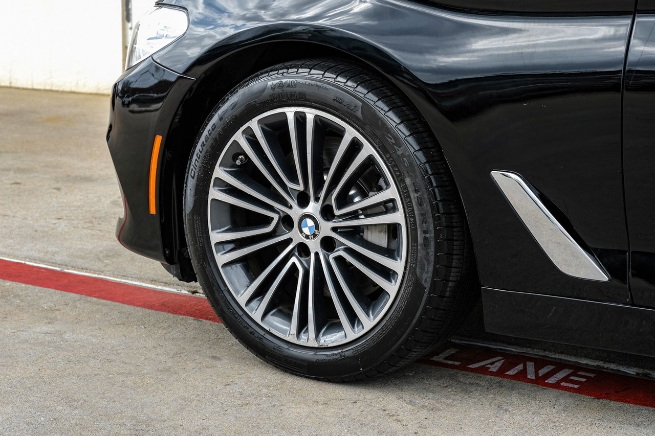 BMW 540i Vehicle Main Gallery Image 50