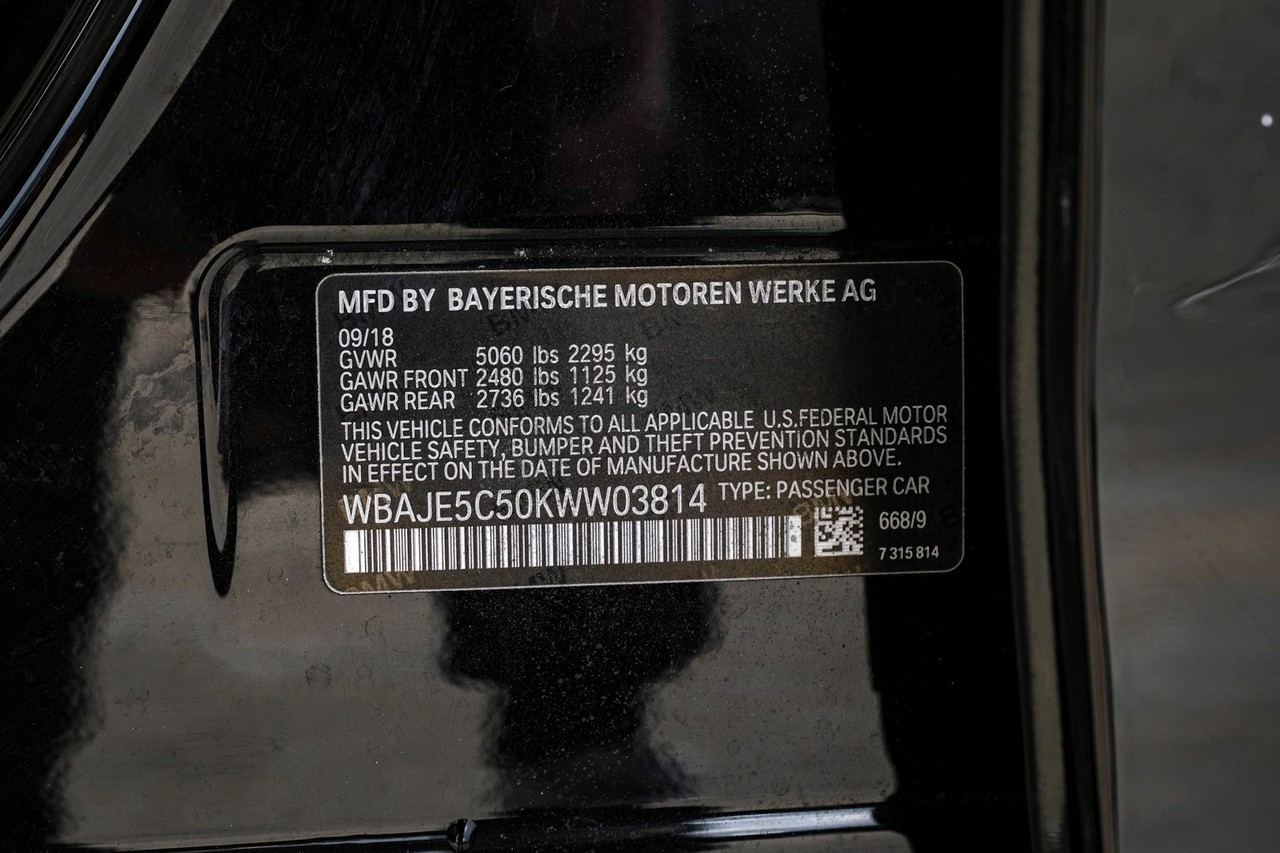 BMW 540i Vehicle Main Gallery Image 53