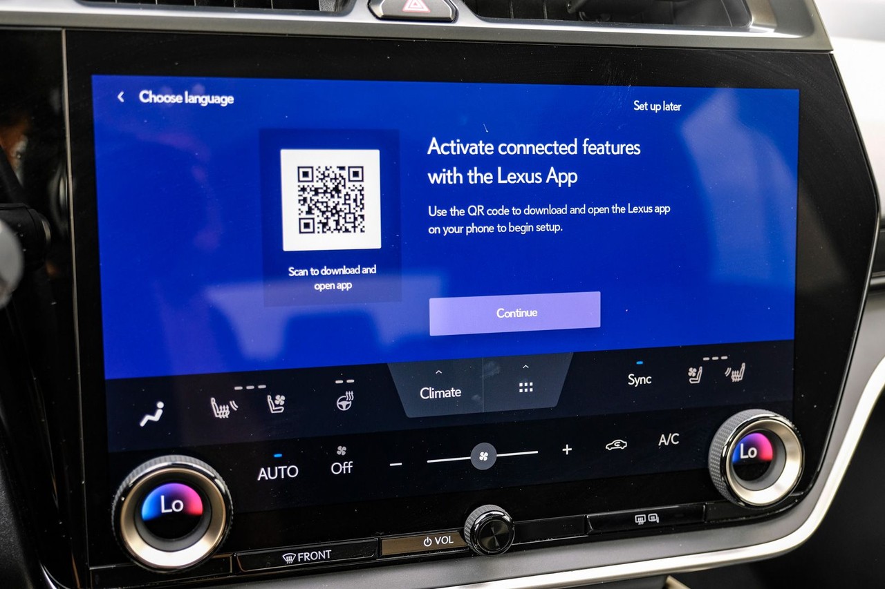 Lexus RZ Vehicle Main Gallery Image 25