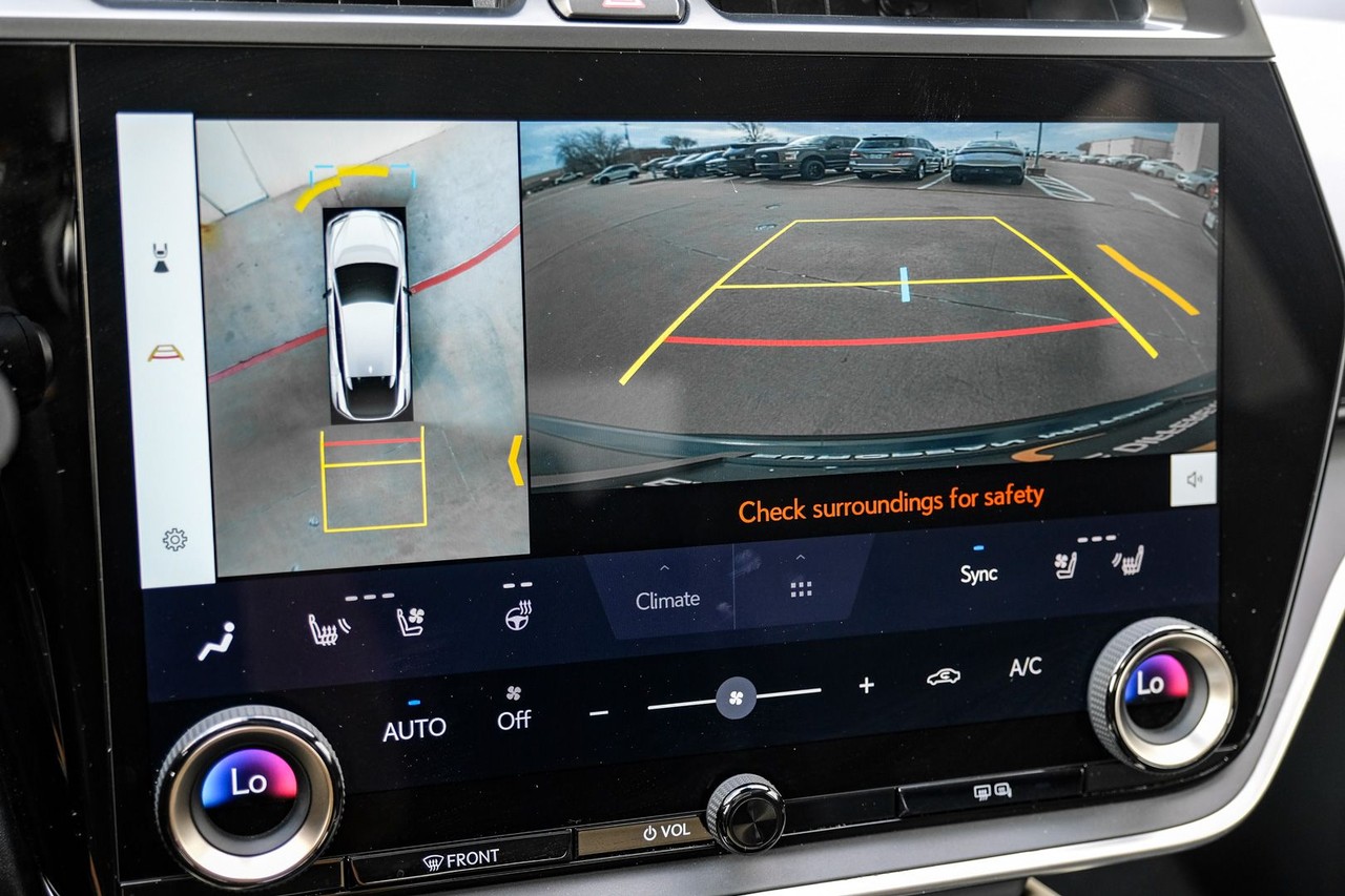 Lexus RZ Vehicle Main Gallery Image 26