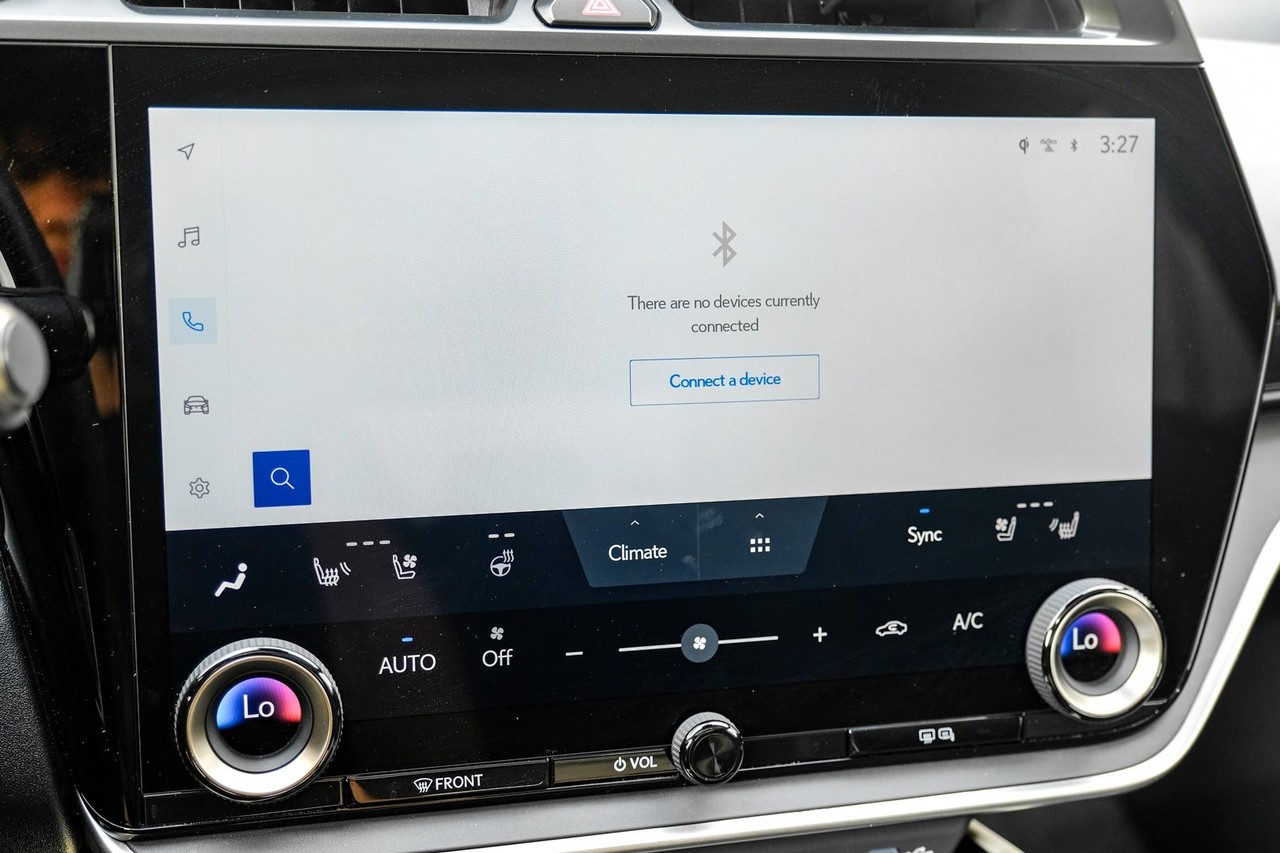 Lexus RZ Vehicle Main Gallery Image 28