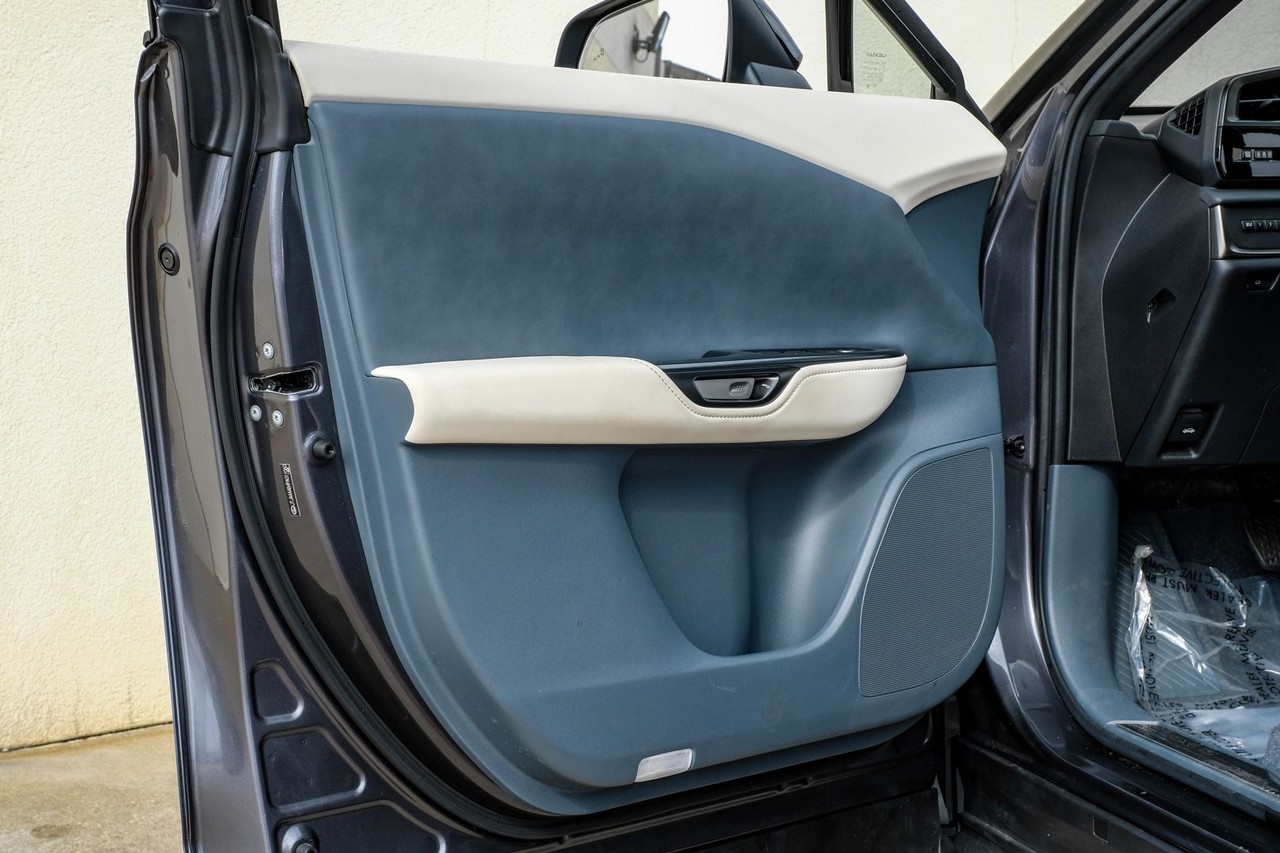 Lexus RZ Vehicle Main Gallery Image 39