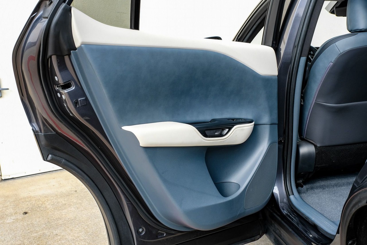 Lexus RZ Vehicle Main Gallery Image 42