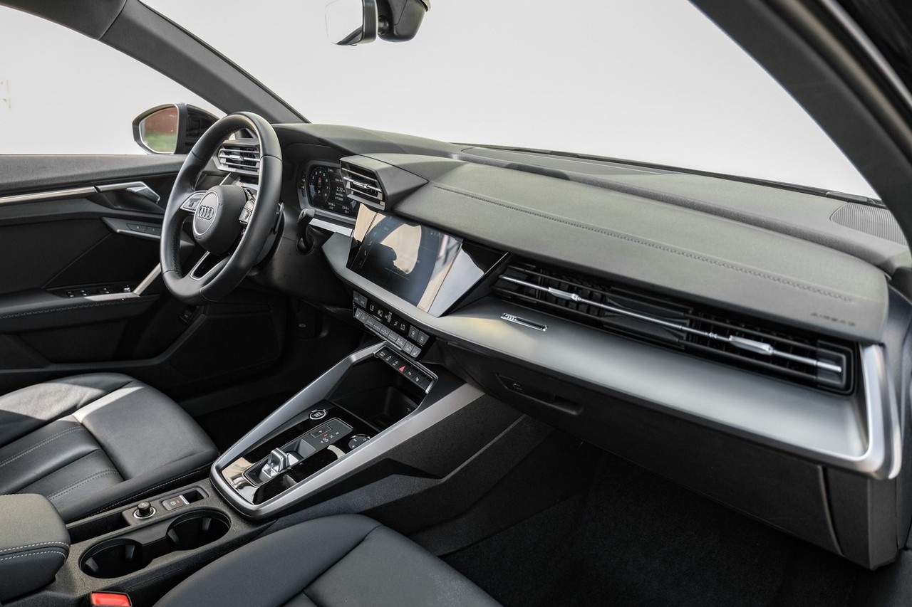 Audi A3 Vehicle Main Gallery Image 12