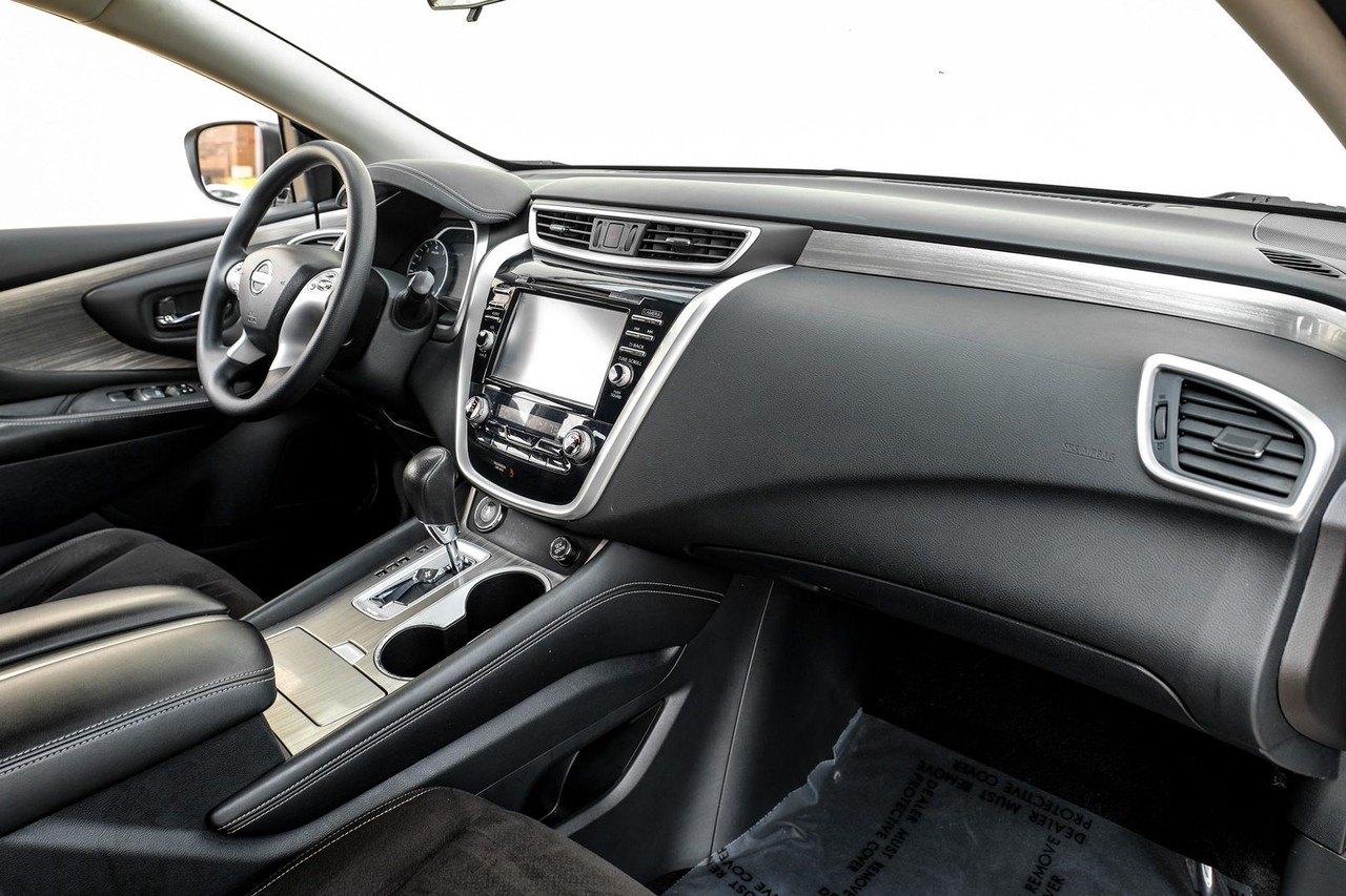 Nissan Murano Vehicle Main Gallery Image 12