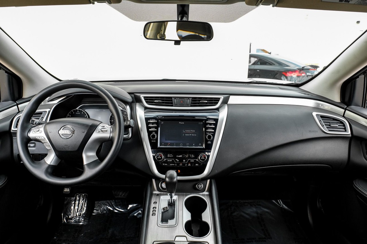 Nissan Murano Vehicle Main Gallery Image 14