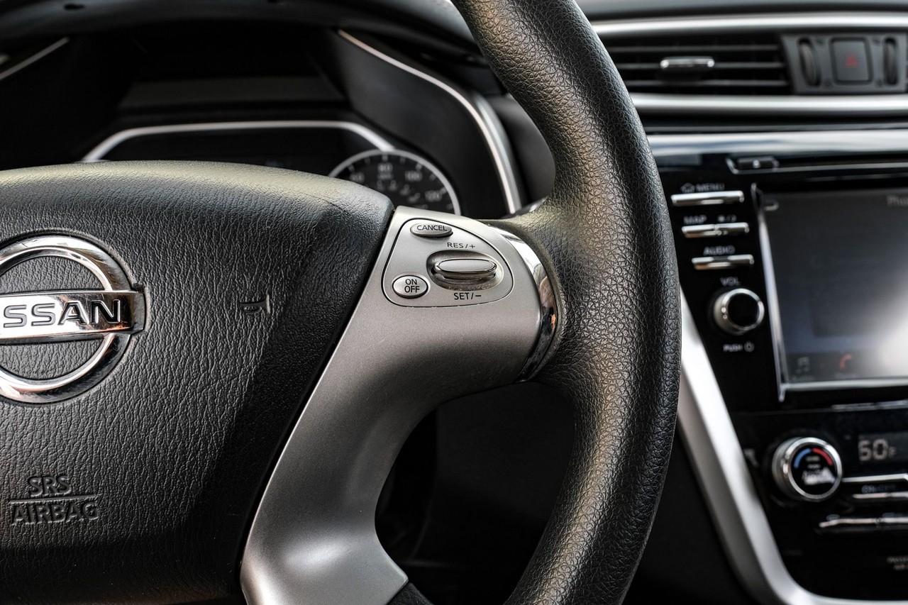 Nissan Murano Vehicle Main Gallery Image 17