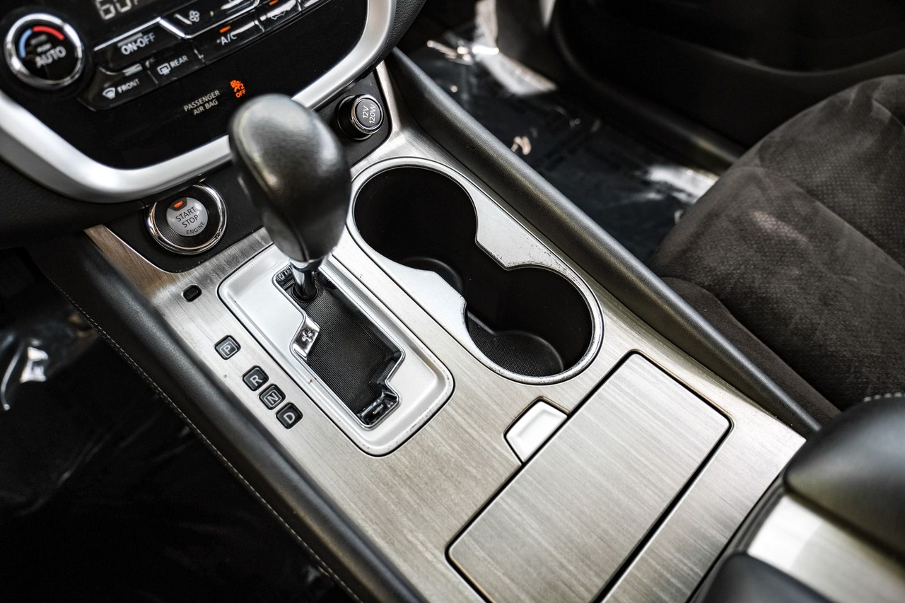 Nissan Murano Vehicle Main Gallery Image 25