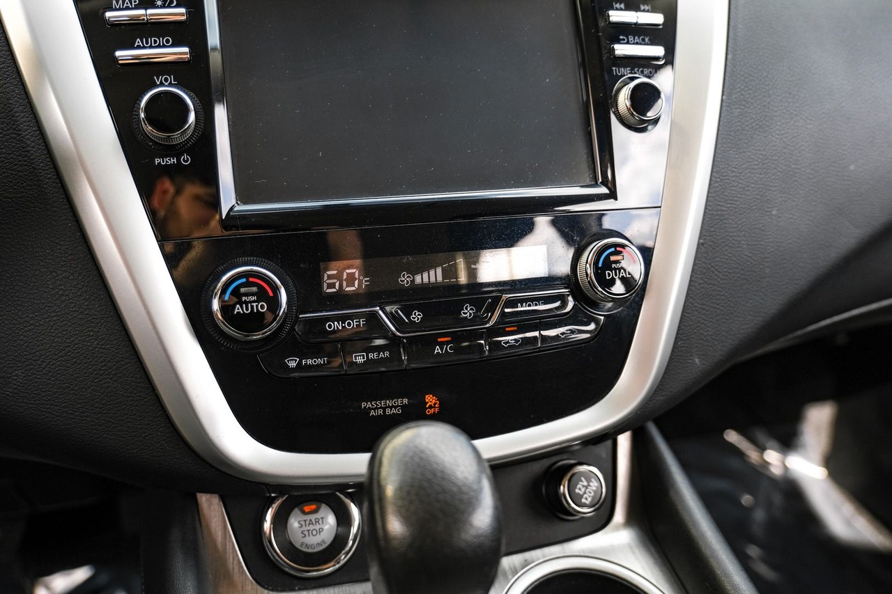 Nissan Murano Vehicle Main Gallery Image 26