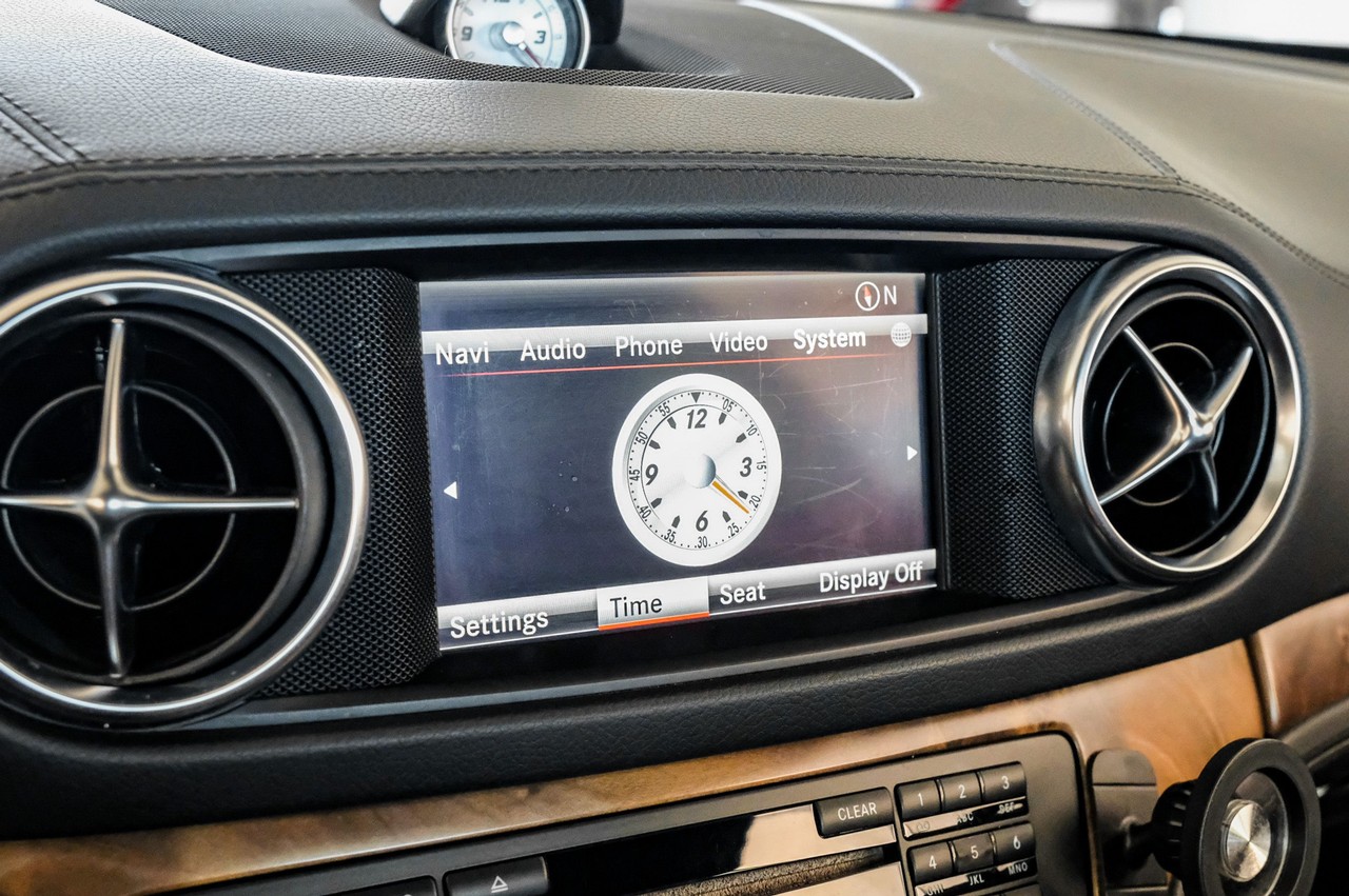 Mercedes-Benz SL Vehicle Main Gallery Image 18