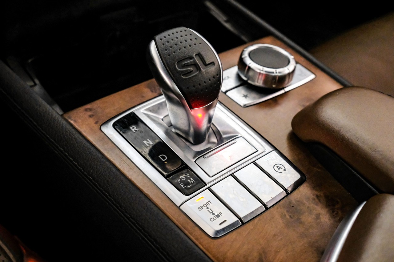 Mercedes-Benz SL Vehicle Main Gallery Image 21