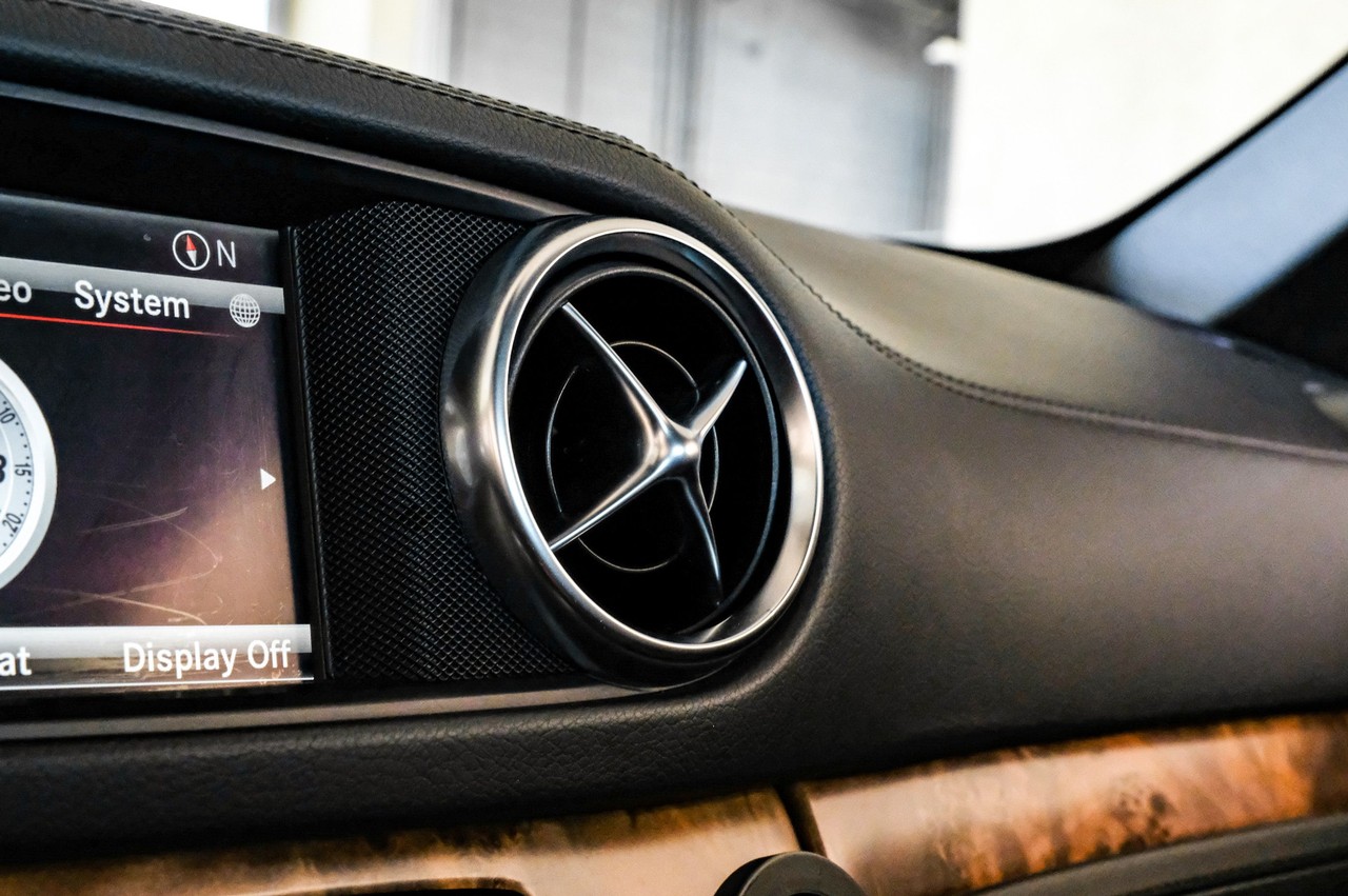 Mercedes-Benz SL Vehicle Main Gallery Image 24