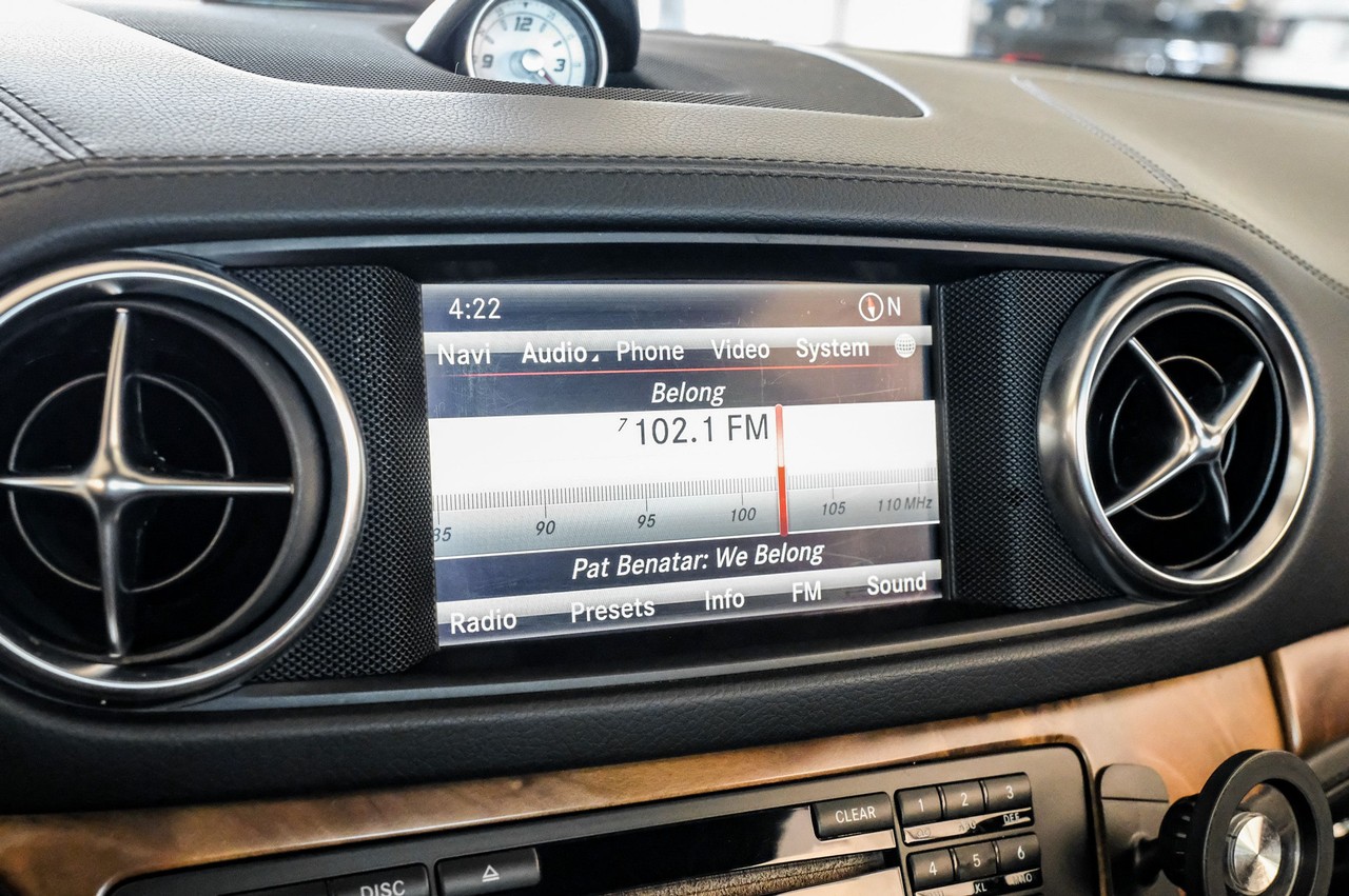 Mercedes-Benz SL Vehicle Main Gallery Image 25