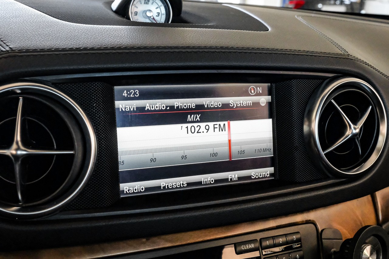 Mercedes-Benz SL Vehicle Main Gallery Image 26