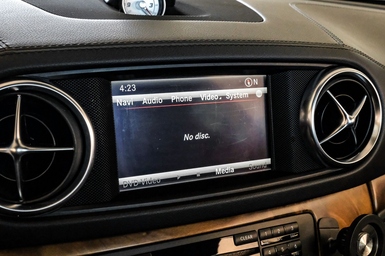 Mercedes-Benz SL Vehicle Main Gallery Image 28