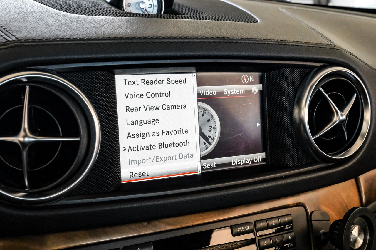 Mercedes-Benz SL Vehicle Main Gallery Image 32