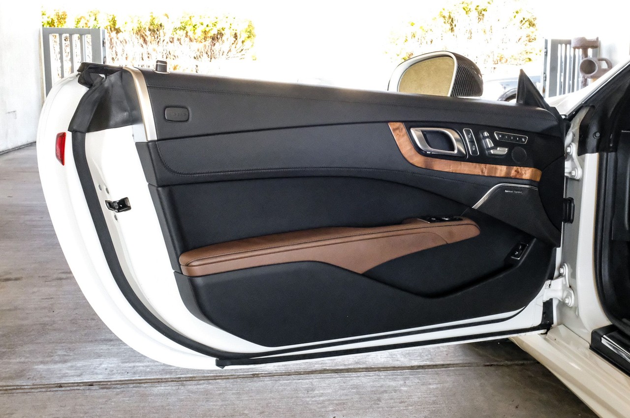 Mercedes-Benz SL Vehicle Main Gallery Image 37