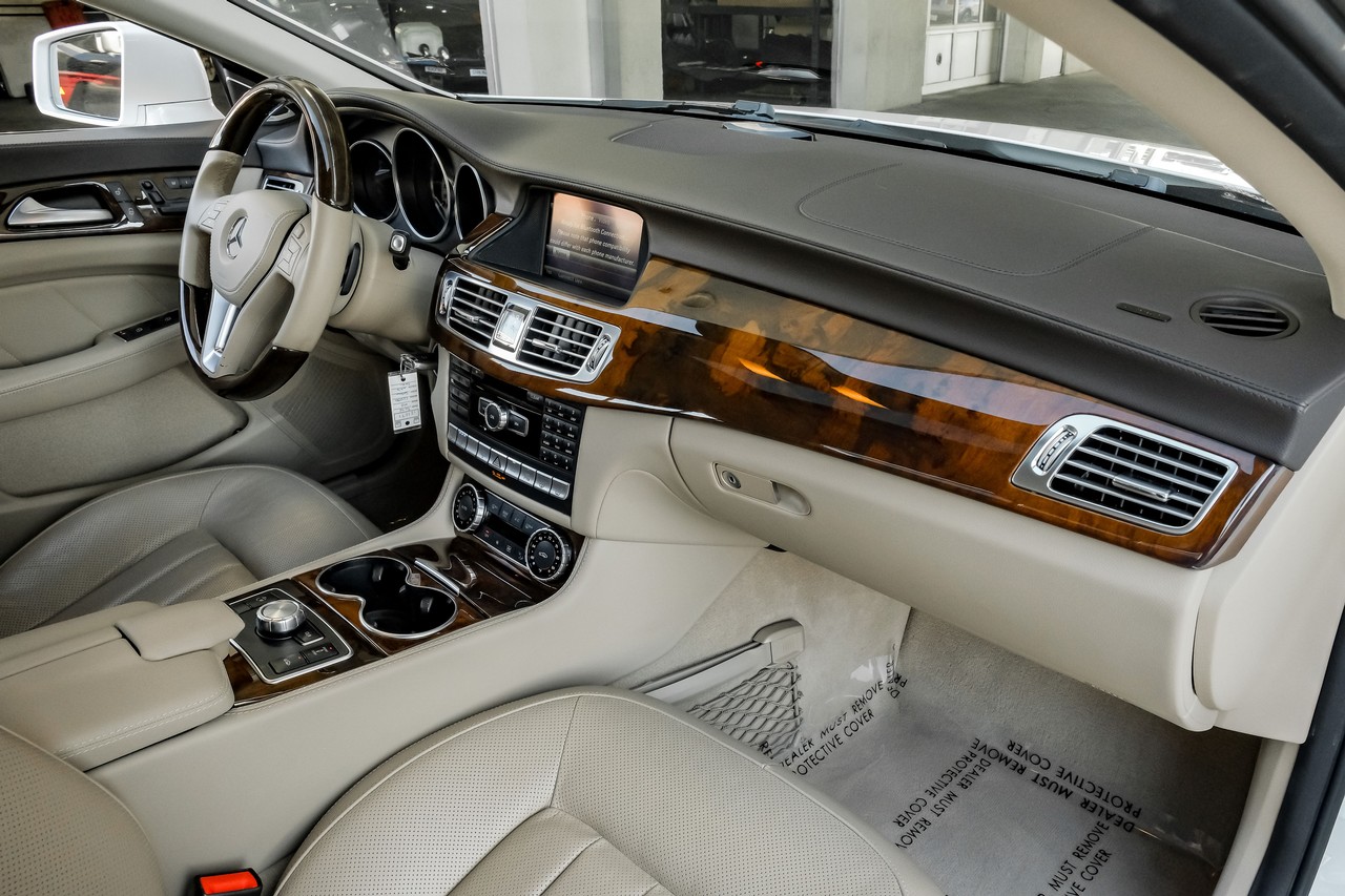 Mercedes-Benz CLS-Class Vehicle Main Gallery Image 12