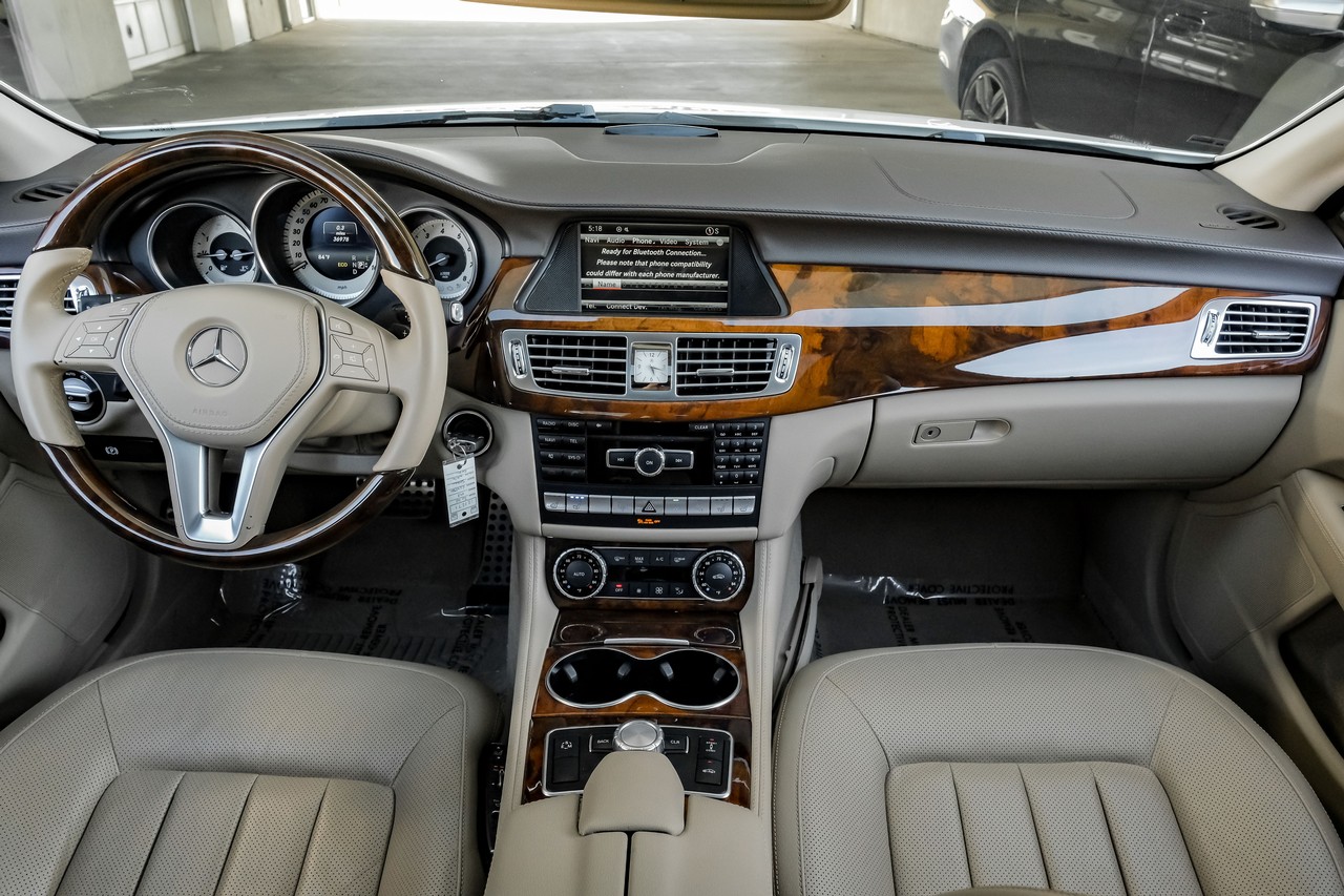 Mercedes-Benz CLS-Class Vehicle Main Gallery Image 13