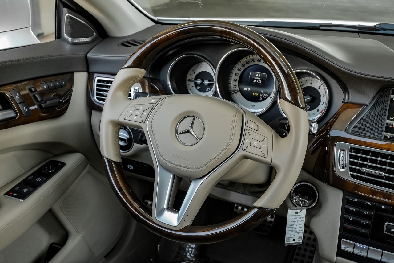 Mercedes-Benz CLS-Class Vehicle Main Gallery Image 16
