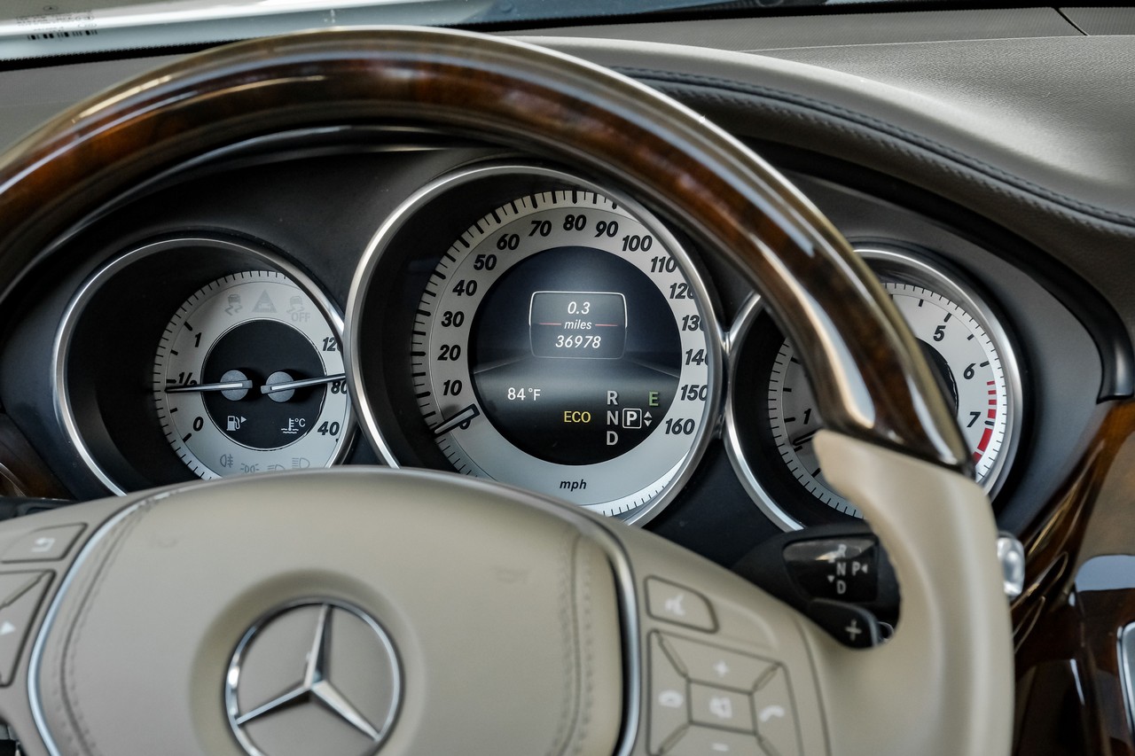 Mercedes-Benz CLS-Class Vehicle Main Gallery Image 19