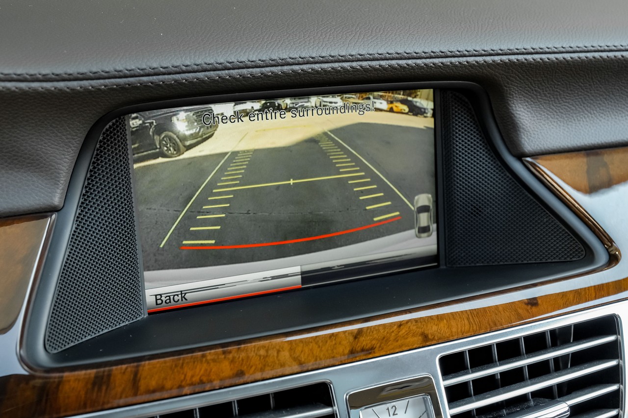 Mercedes-Benz CLS-Class Vehicle Main Gallery Image 22