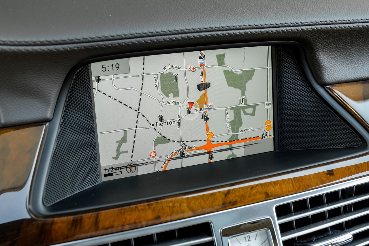 Mercedes-Benz CLS-Class Vehicle Main Gallery Image 23