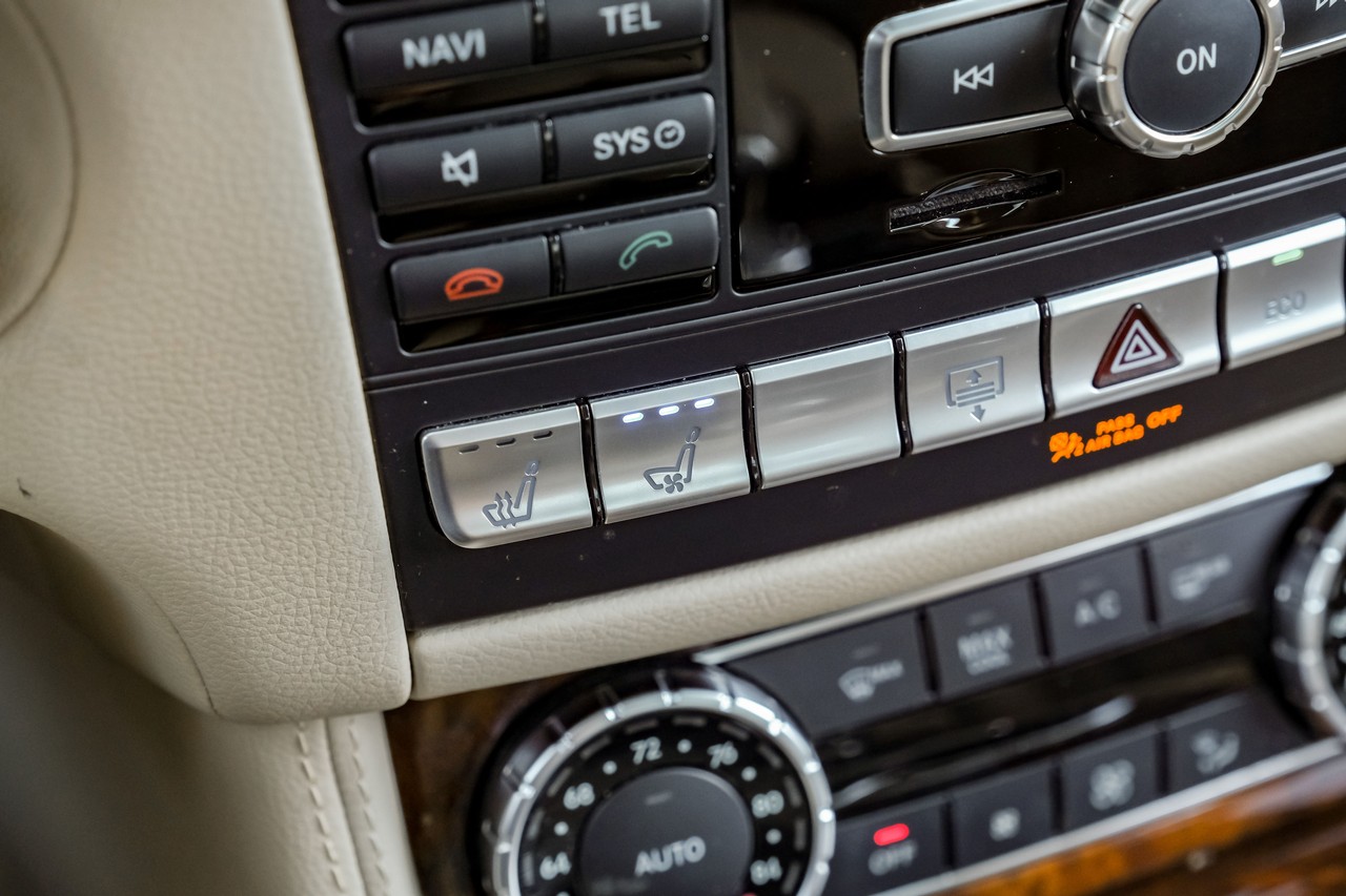 Mercedes-Benz CLS-Class Vehicle Main Gallery Image 29