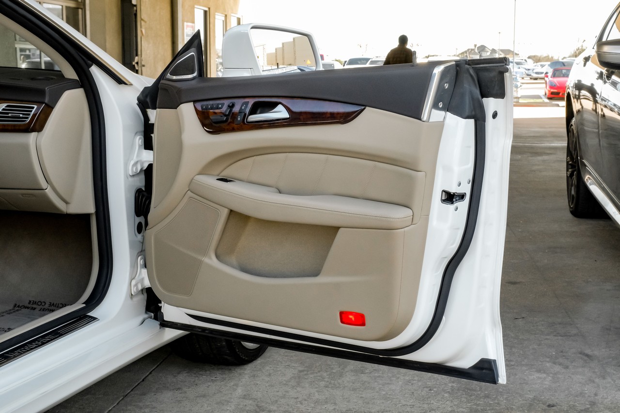 Mercedes-Benz CLS-Class Vehicle Main Gallery Image 47