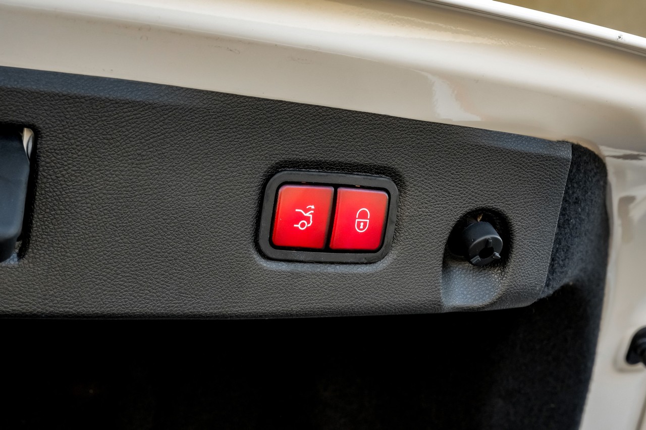 Mercedes-Benz CLS-Class Vehicle Main Gallery Image 54