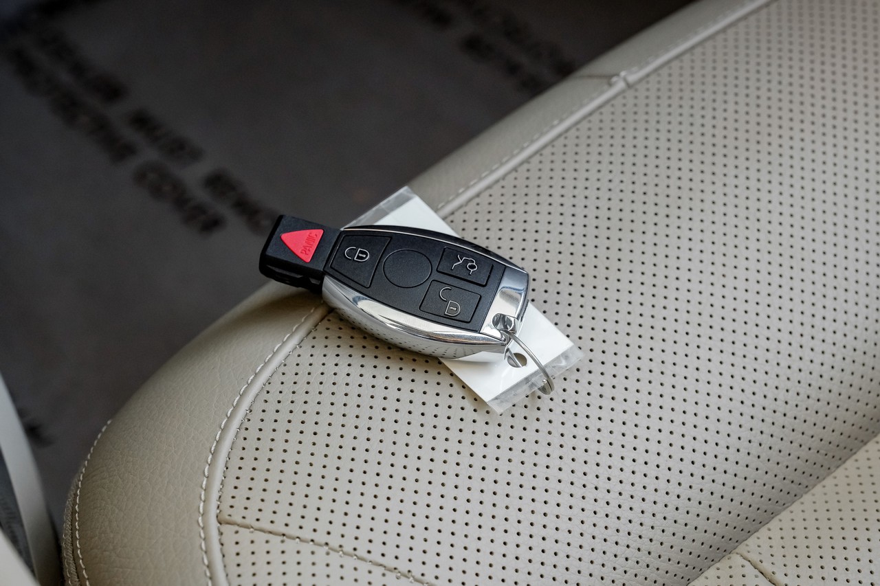 Mercedes-Benz CLS-Class Vehicle Main Gallery Image 59