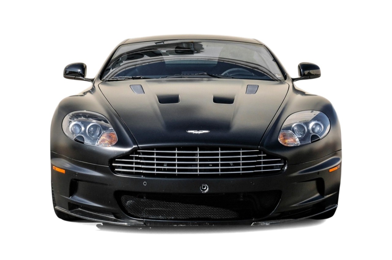 Aston Martin DBS Vehicle Main Gallery Image 05