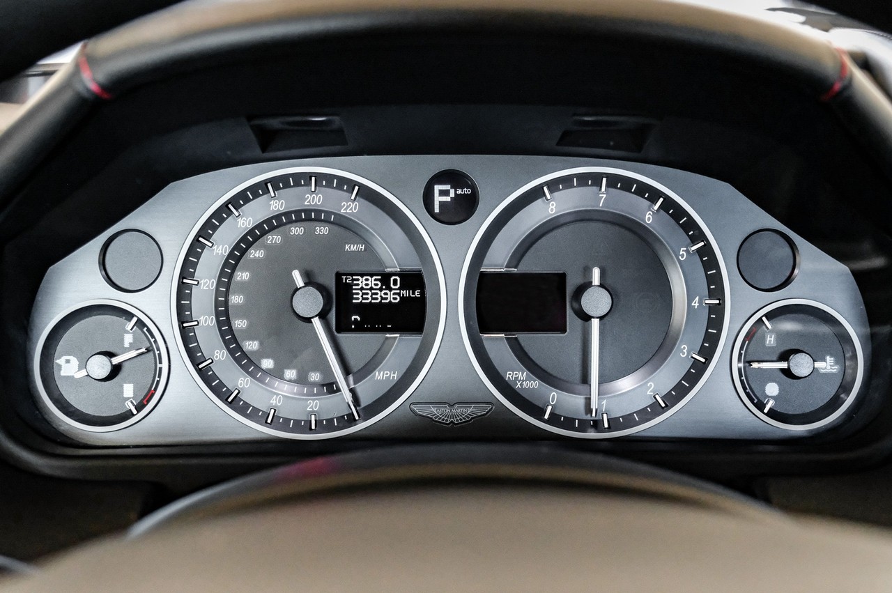 Aston Martin DBS Vehicle Main Gallery Image 13