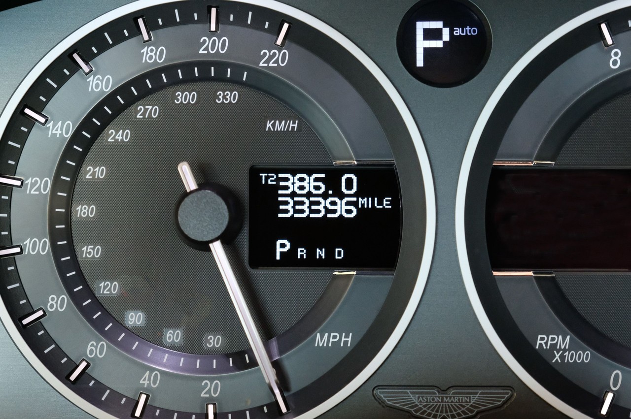 Aston Martin DBS Vehicle Main Gallery Image 14