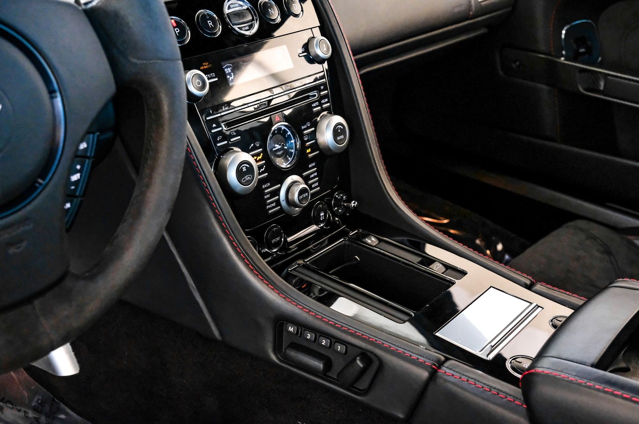 Aston Martin DBS Vehicle Main Gallery Image 15