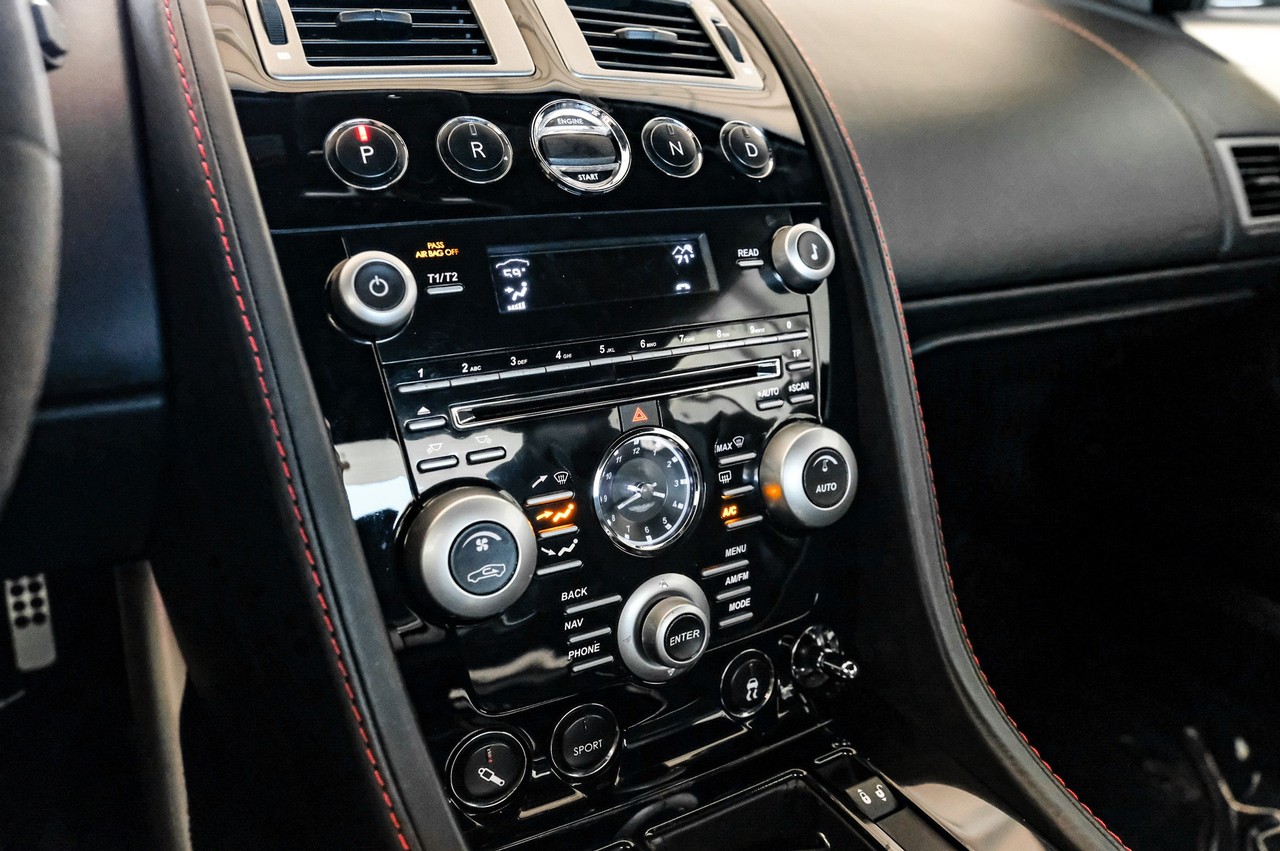 Aston Martin DBS Vehicle Main Gallery Image 18